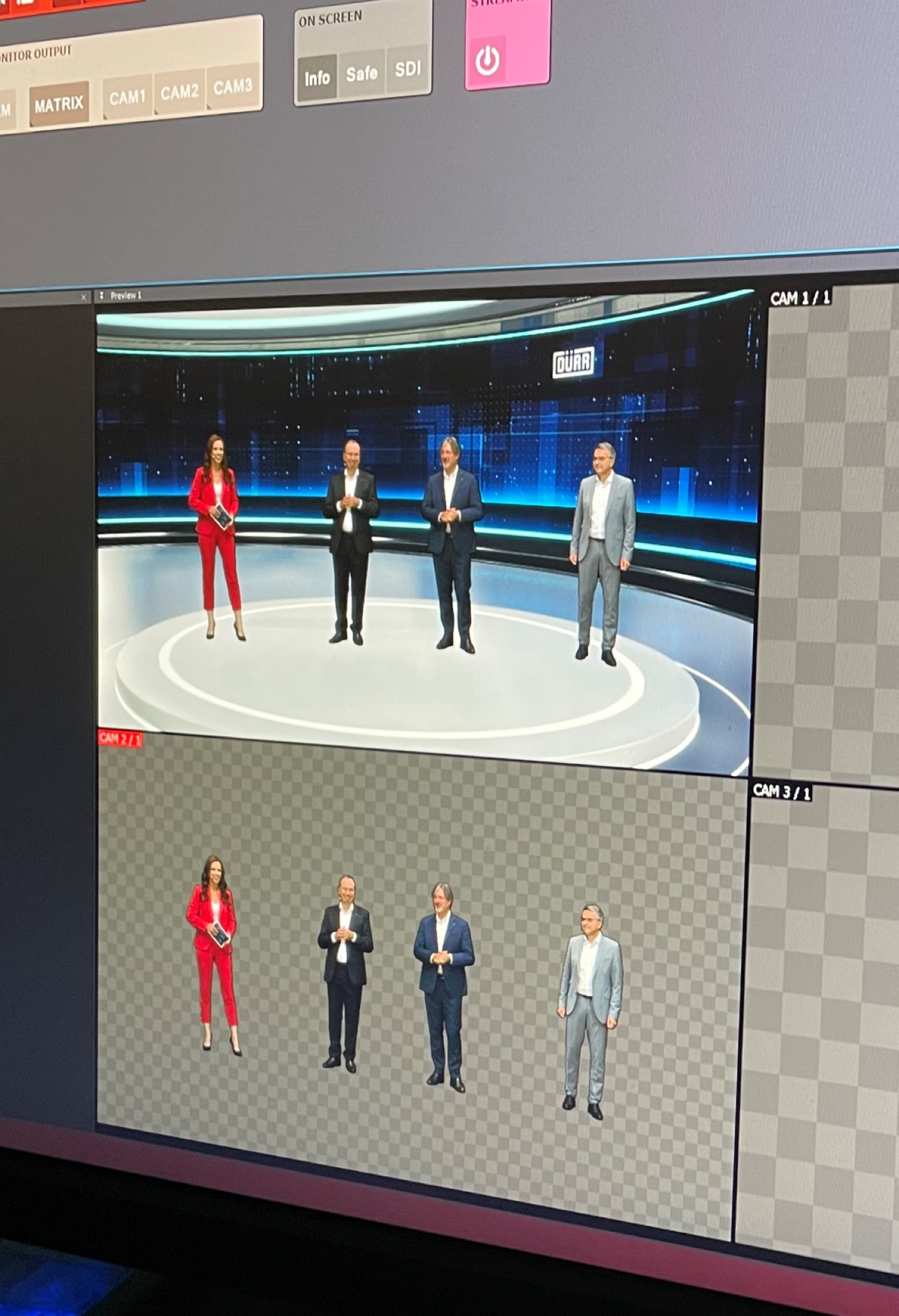 Schnittprogramm in der Postproduktion eines immersiven Digital-Events mit Greenscreen-Aufnahmen, Produktfilm-Sequenzen und virtuellen Bühnenbildern.